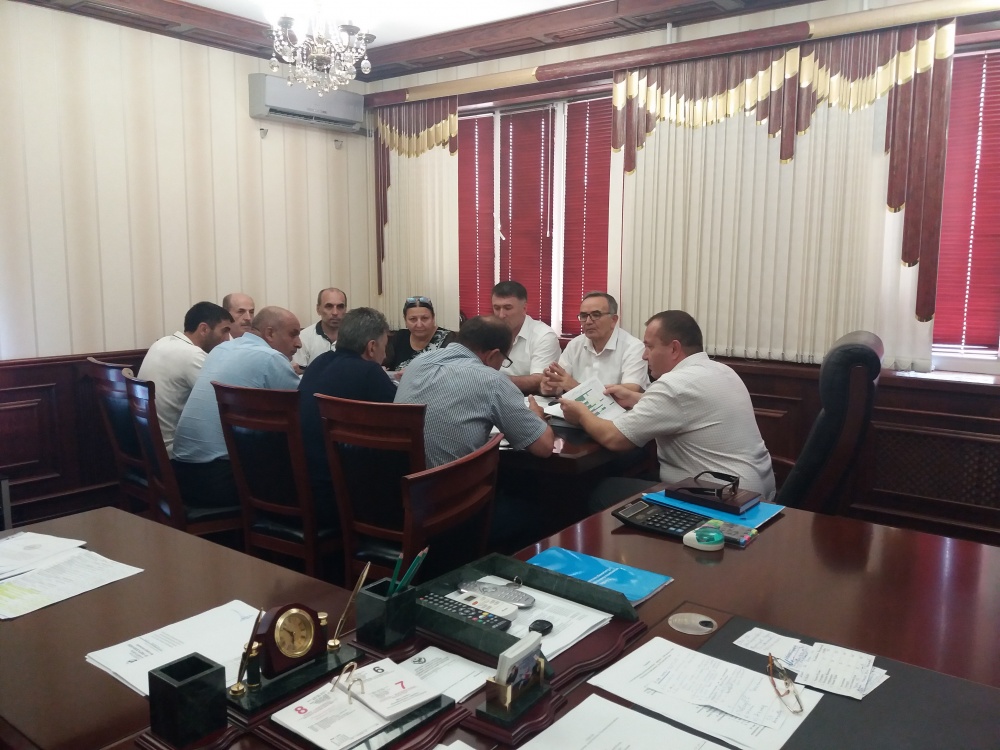 В администрации Хасавюртовского района обсудили  вопросы  текущих налоговых поступлений в консолидированный бюджет.