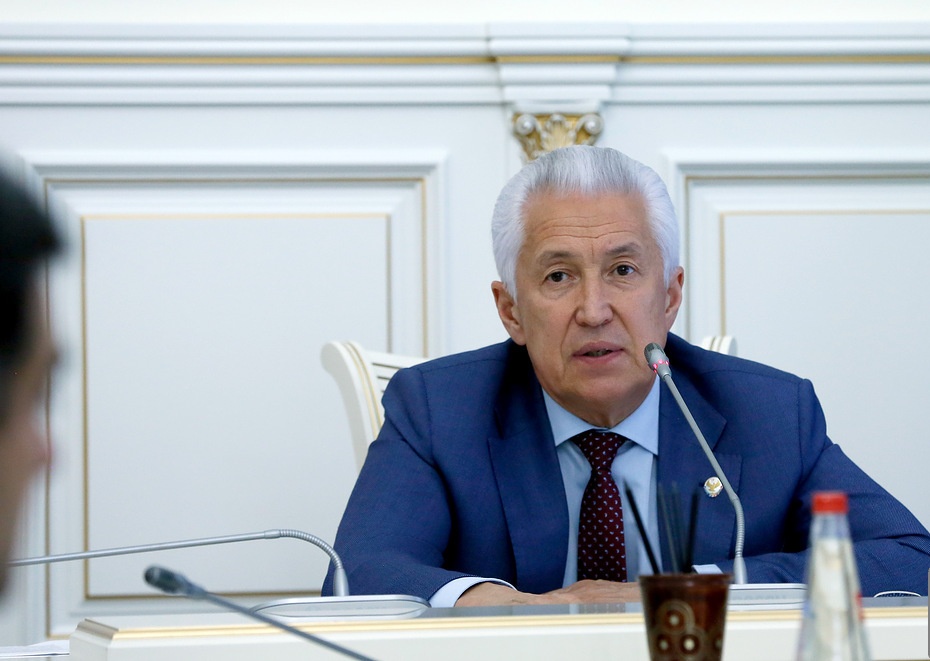 Глава Дагестана Владимир Васильев»  «Законы будут выполняться,  налоги будут платить все!»