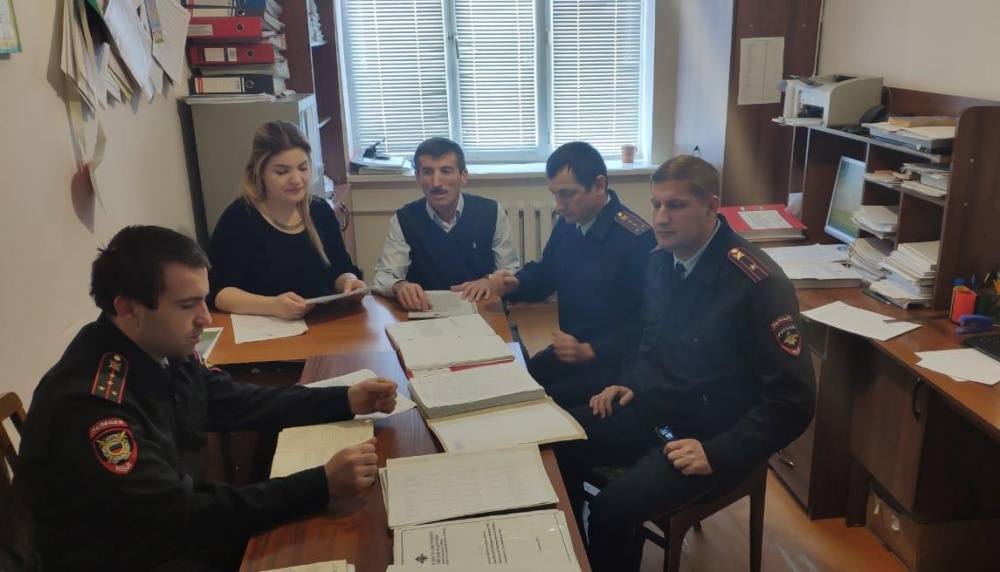 В  отделе полиции МВД по Хасавюртовскому району состоялось совещание Комиссии по делам несовершеннолетних и инспекторов ПДН.