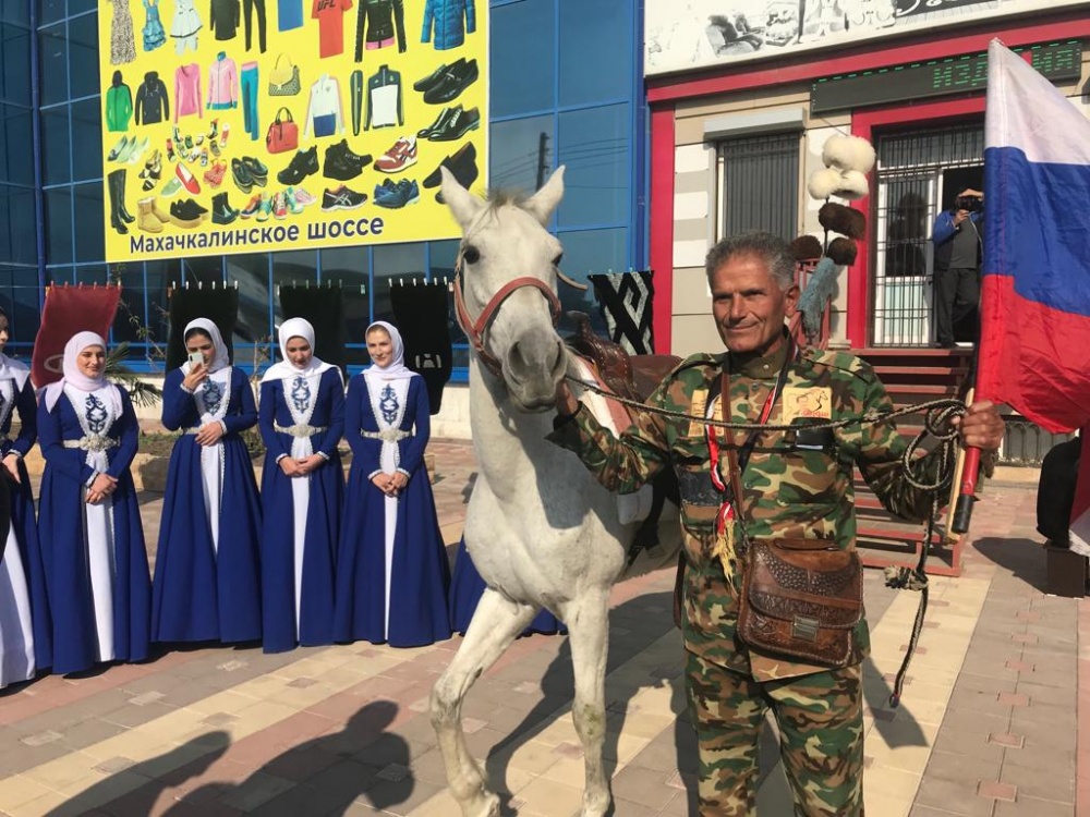 Уроженца  Сирии путешественника Аднана Азана радушно встретили в Хасавюртовском районе.
