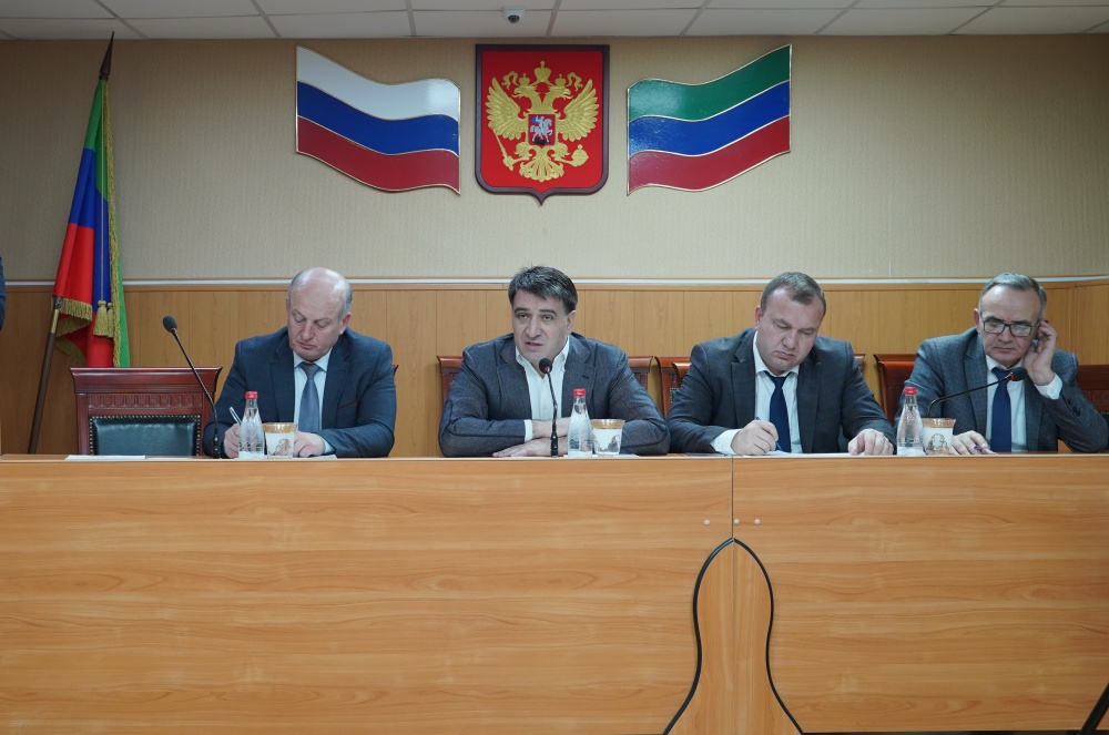 Власти Хасавюртовского района обсудили ход реализации масштабного социального приоритетного проекта « Мой Дагестан ».