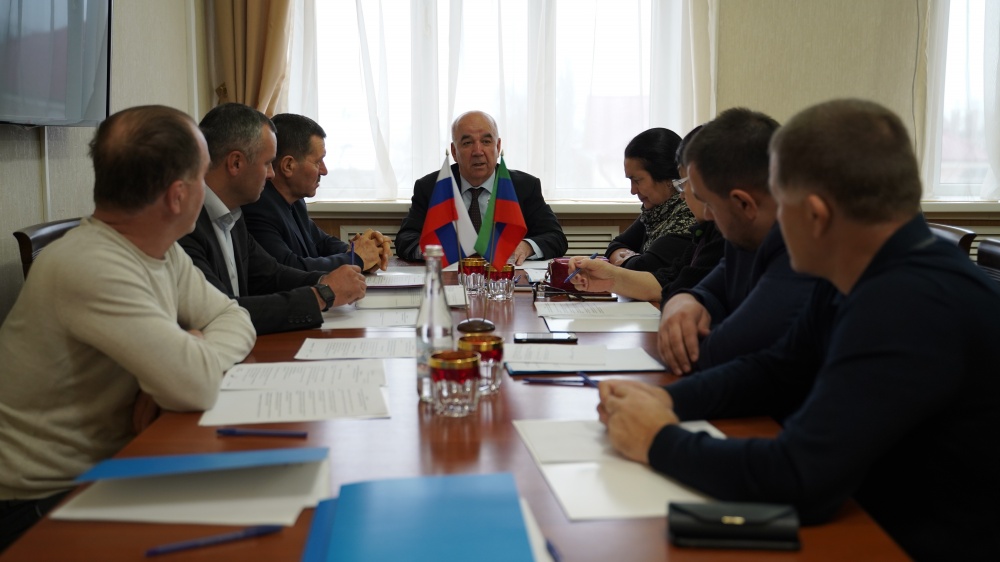 В Хасавюртовском районе состоялось заседание совета Собрания депутатов муниципального района.