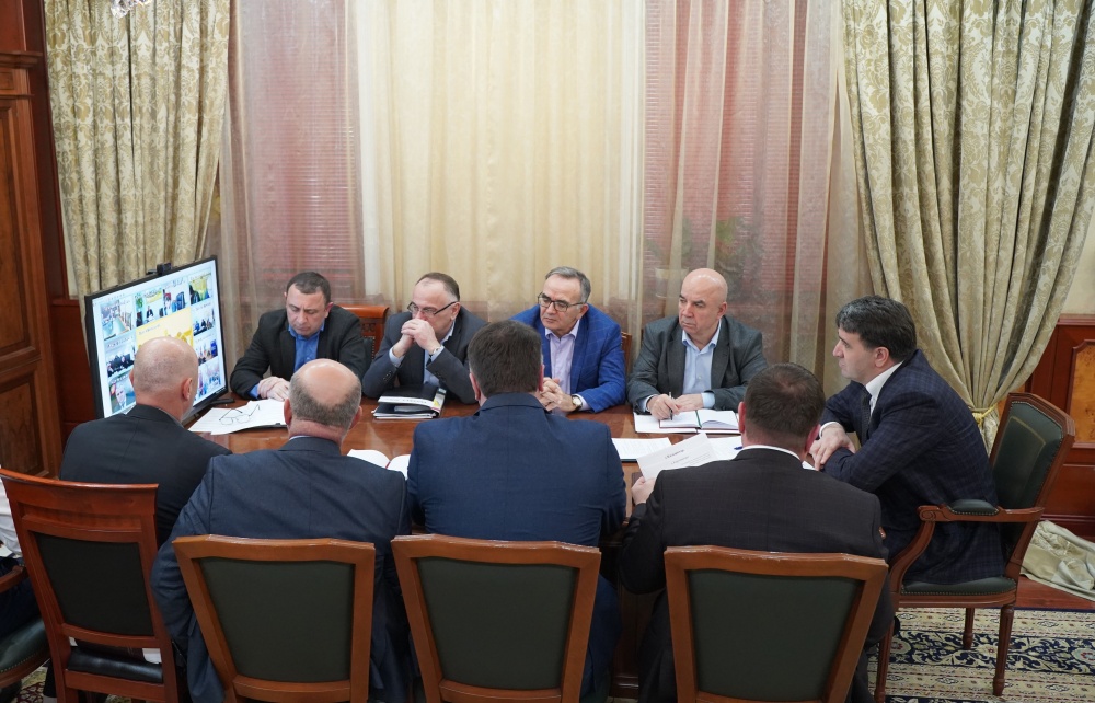Глава Хасавюртовского района принял участие в работе еженедельного совещания в режиме ВКС под руководством Владимира Иванова