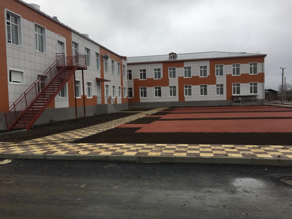 Комиссия администрации Хасавюртовского района проинспектировала ход строительства объектов образования и благоустройства территорий