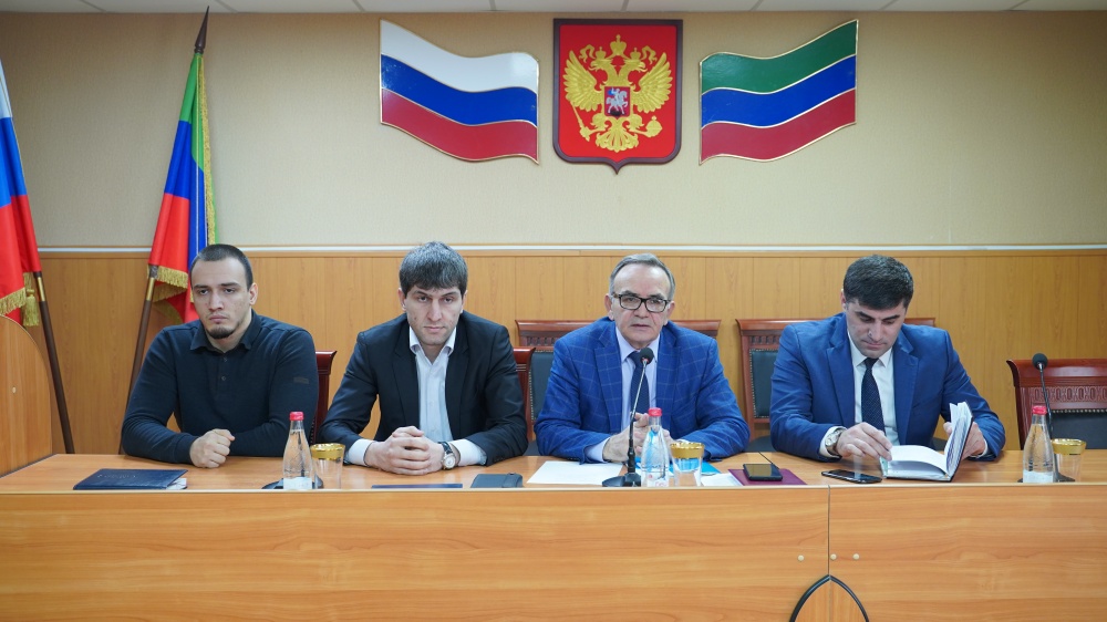В  Хасавюртовском  районе обсудили вопросы дополнительного образования детей