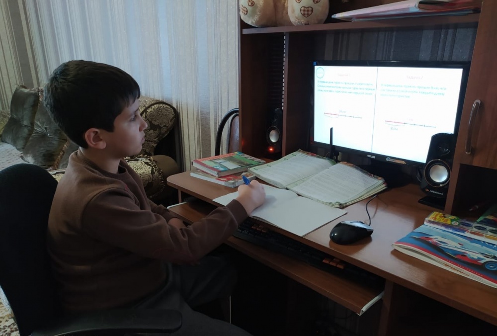 Школьники Хасавюртовского района дистанционно отметили День космонавтики