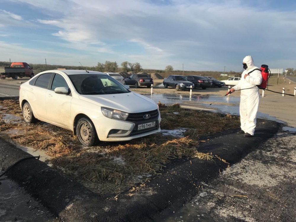 В Хасавюртовском районе на круглосуточном  въездном  контрольном посту установлена  дезинфекционная площадка для  автотранспорта