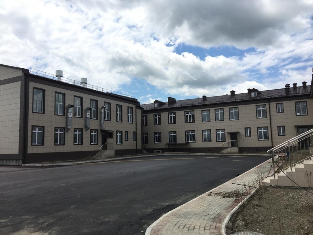 Власти Хасавюртовского района проинспектировали ход строительства школ в поселениях Кандаураул, Акбулатюрт и Кемсиюрт