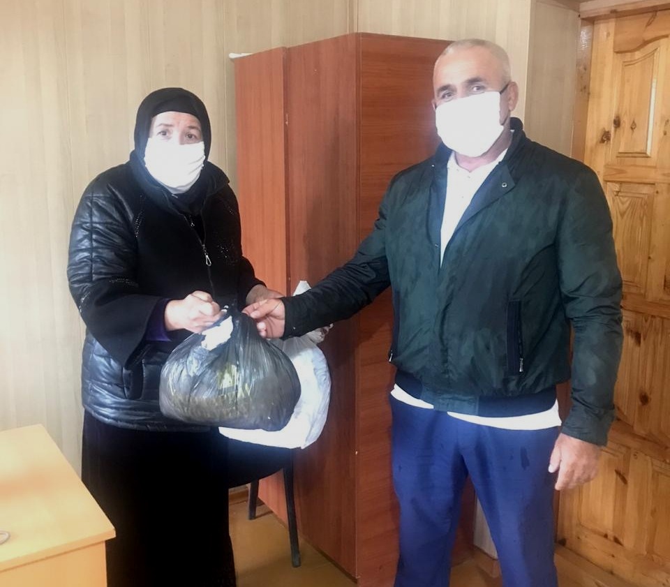 В Хасавюртовском  районе продолжается масштабная акция по раздаче населению медицинских масок