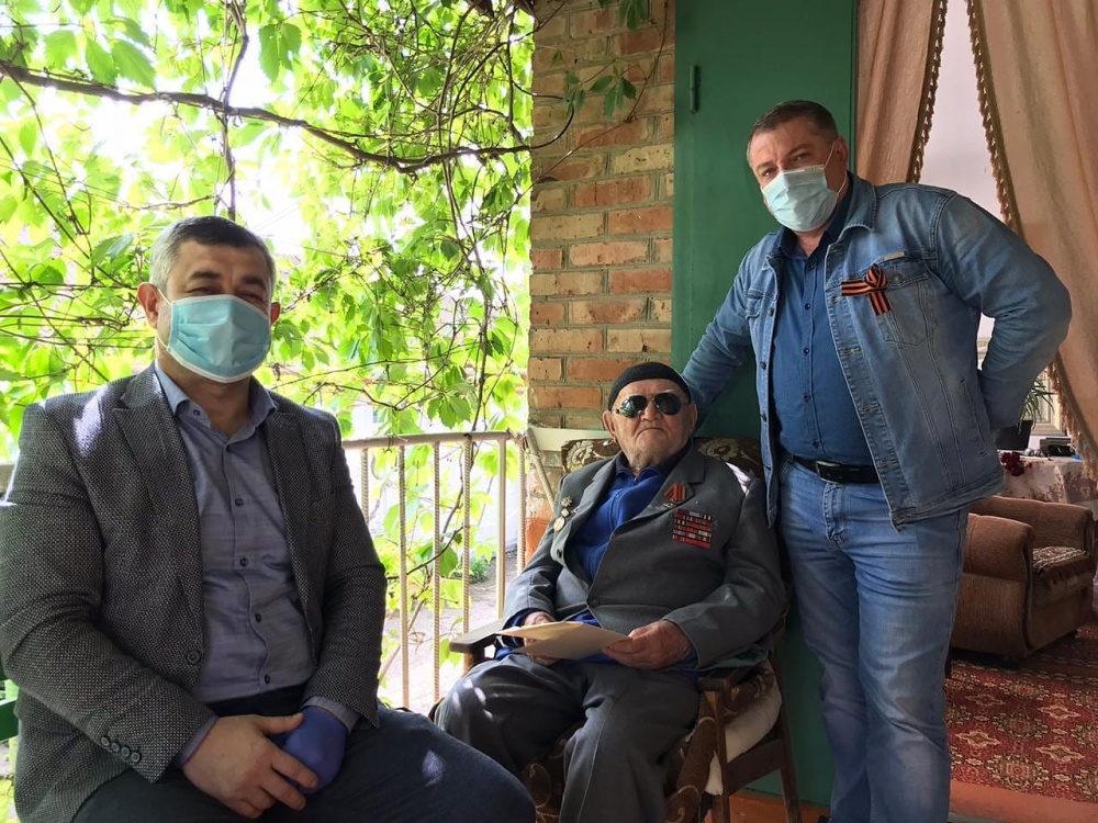 Глава Дагестана Владимир Васильев поздравил с Днем Победы 105 летнего Касума Кубатова ветерана ВОВ Хасавюртовского района