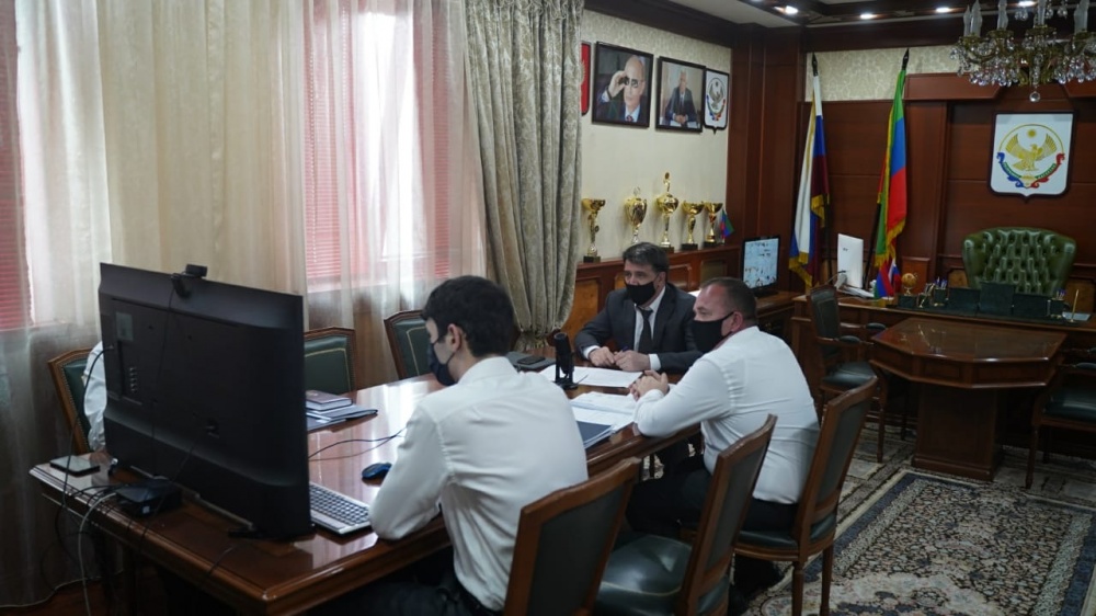 Глава Хасавюртовского района принял участие в работе совместного совещания Владимира Васильева и Тимура Иванова по итогам ознакомления с ходом строительства трех многофункциональных медицинских центро