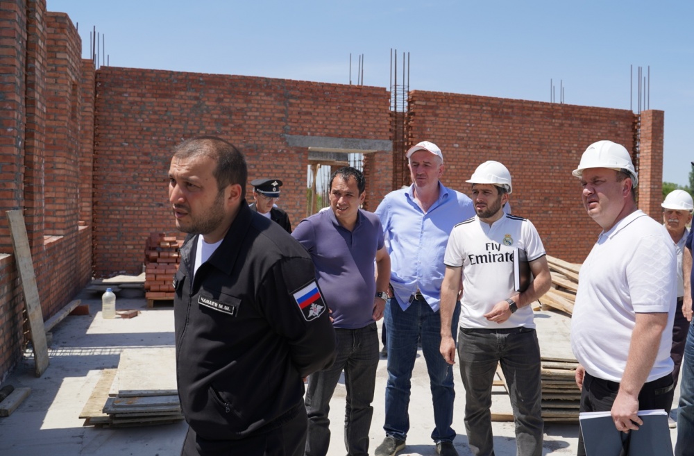 Руководство « Дирекции единого государственного заказчика» и ГСВУ посетила  строящиеся объекты Хасавюртовского района