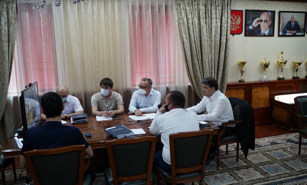 Глава Хасавюртовского района отметил готовность избирательных участков муниципалитета к проведению Общероссийского голосования по поправкам в Конституцию РФ