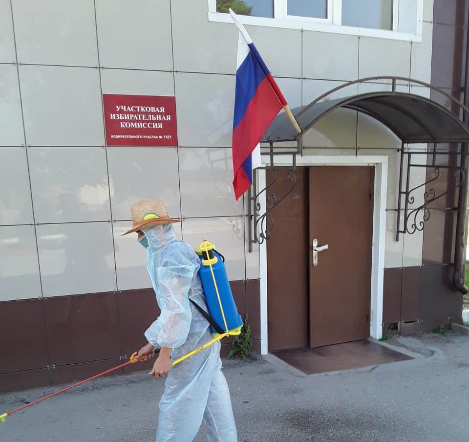В помещениях и территориях  избирательных участков  Хасавюртовского района ежедневно проводится  дезинфекция и санитарная обработка