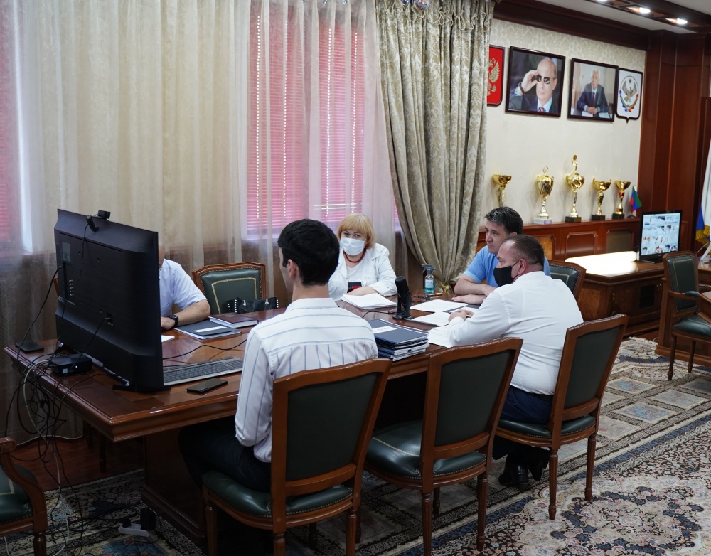 Глава Хасавюртовского района принял участие в работе  совещания в режиме видеоконференцсвязи под руководством Главы РД Владимира Васильева
