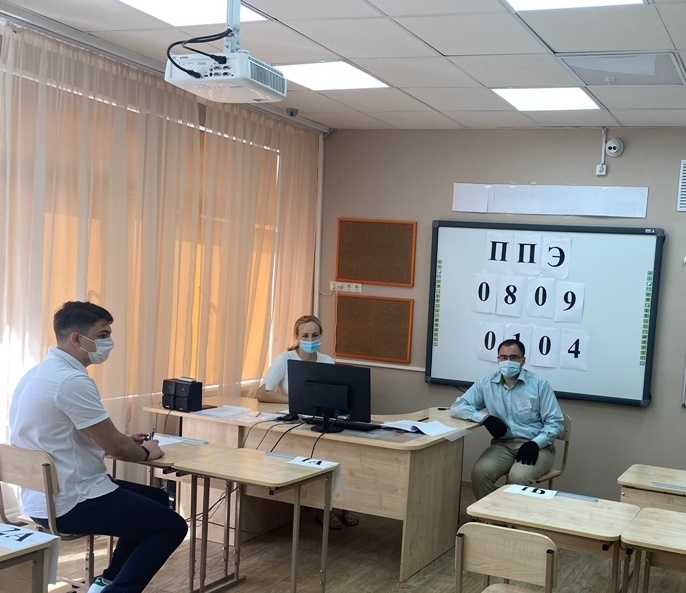 Выпускники Хасавюртовского района сдали первый ЕГЭ по выбору.