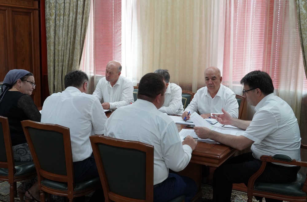Глава Хасавюртовского района провел координационное  совещание по вопросам сбора транспортного налога