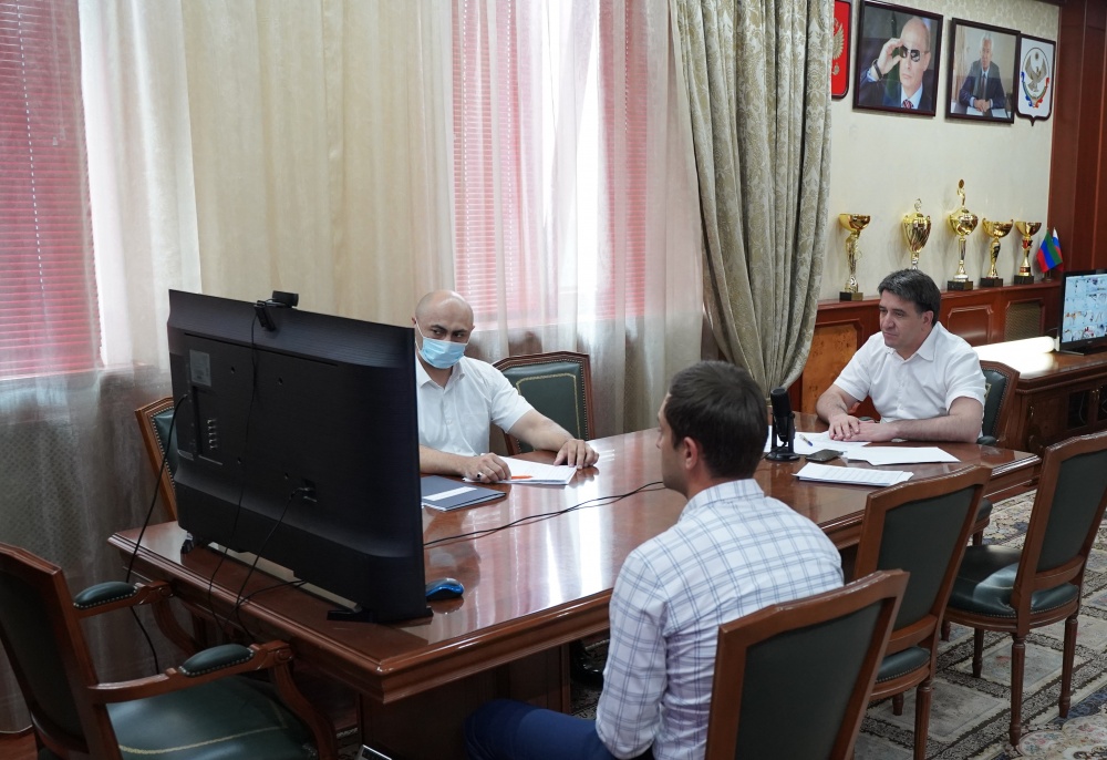 Глава Хасавюртовского района принял участие в работе  совещания в режиме видеоконференцсвязи под руководством Главы РД Владимира Васильева