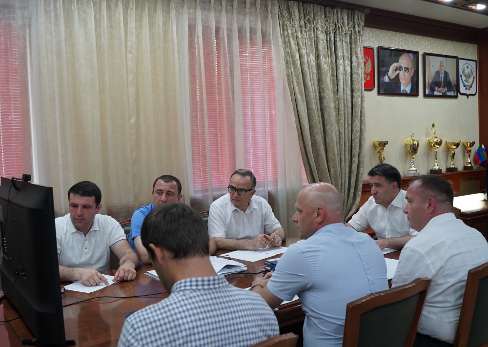 Глава Хасавюртовского района принял участие в работе совещания в режиме видеоконференцсвязи под руководством Владимира Иванова