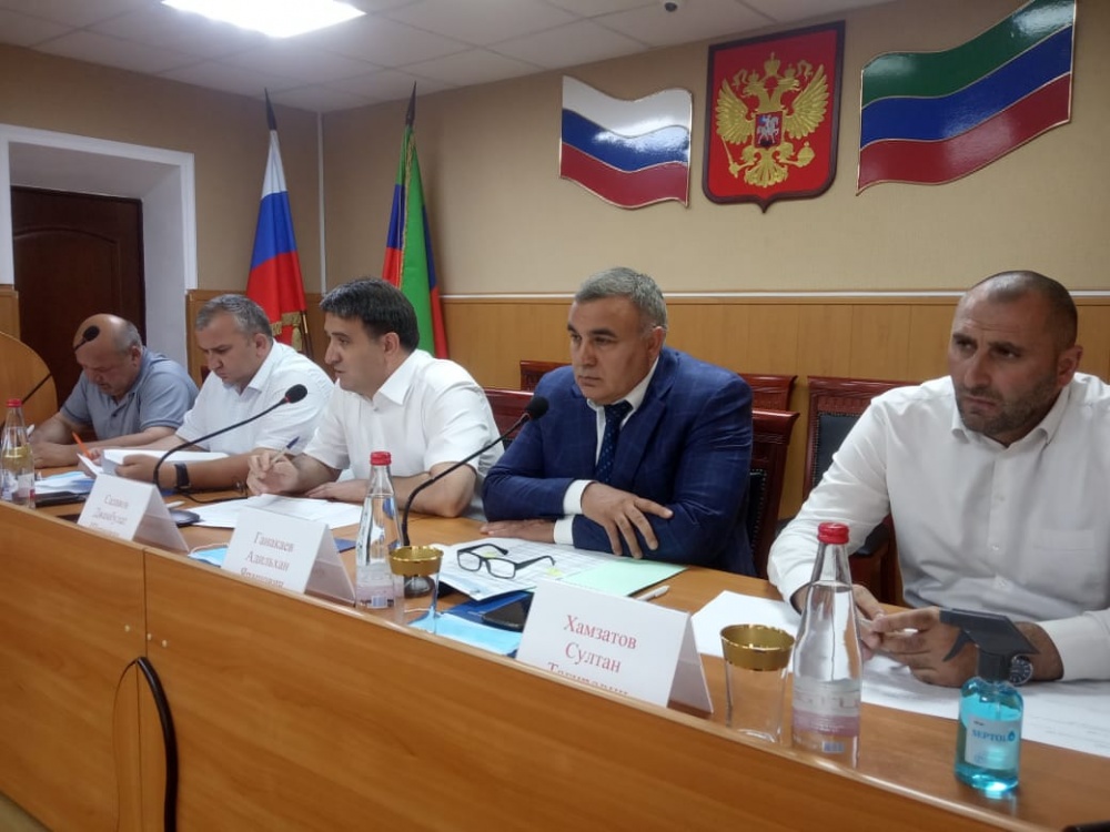 В Хасавюртовском районе Советник Главы РД Адильхан Ганакаев провел выездное   Республиканское совещание  Северного территориального округа  по вопросам транспортного налога