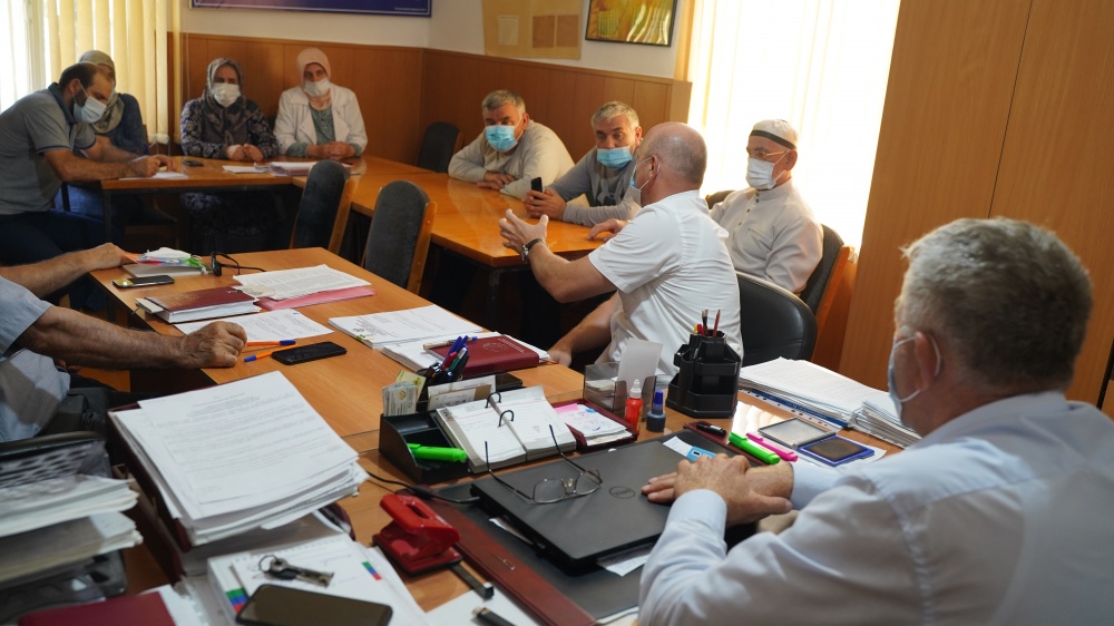 В поселениях Хасавюртовского района, прошли публичные общественные слушания в рамках реализации программы «Формирование комфортной городской среды» на 2021 год.