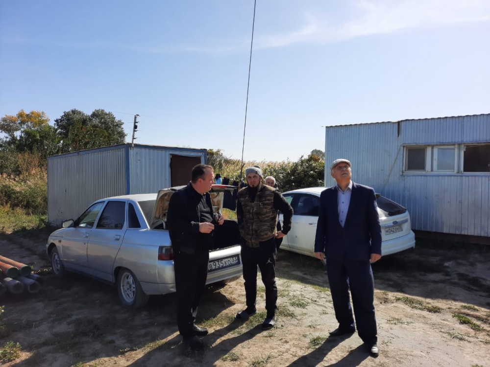 Рабочая поездка в строящиеся объекты образования