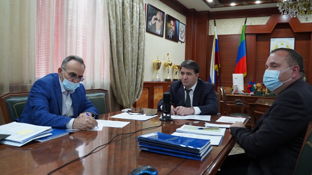 Глава Хасавюртовского района принял участие в работе совещания  в режиме видеоконференцсвязи под руководством Сергея Меликова