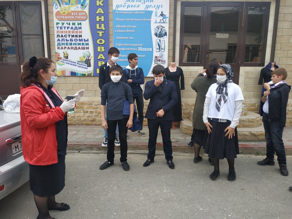 Школьники Хасавюртовского района приняли участие в муниципальной акции «Подари маску»