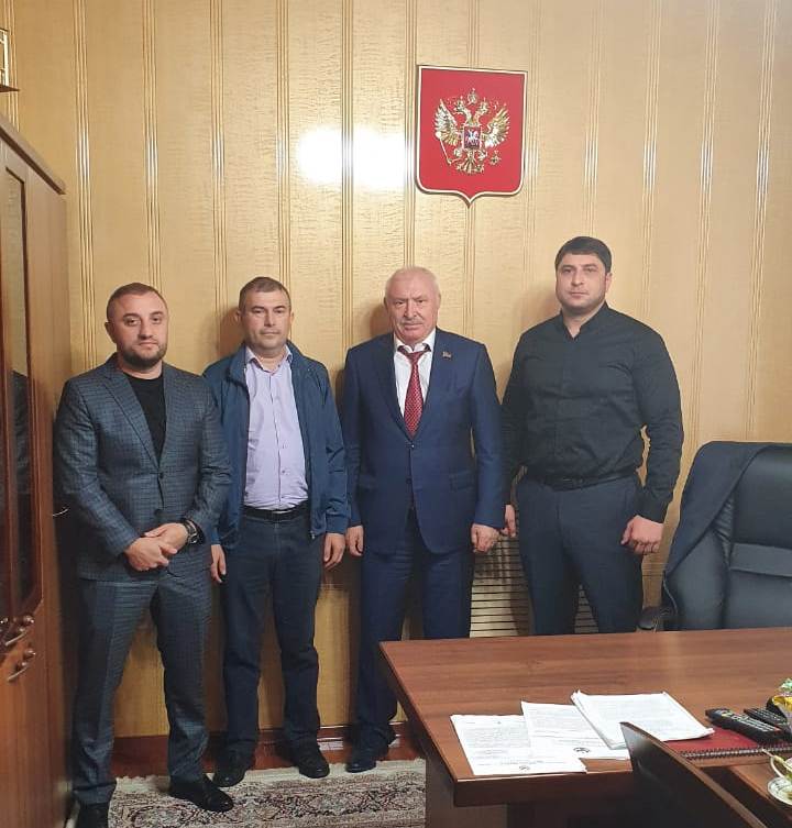 В УСЗН Хасавюртовского района прошла встреча с депутатом фракции «Единая Россия» в НС РД  Имагаджи Билаловым