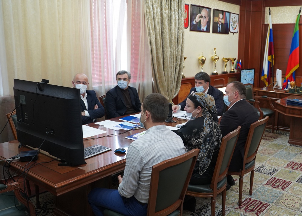 Глава Хасавюртовского района принял участие в работе совещания  в режиме видеоконференцсвязи под руководством Сергея Меликова
