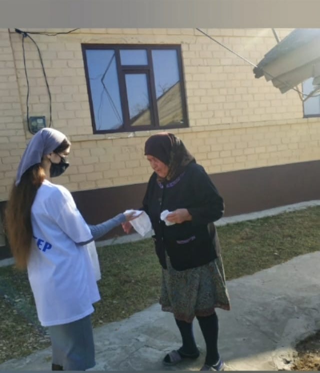 В Хасавюртовском районе Общественный патруль провел очередную акцию по раздаче медицинских масок