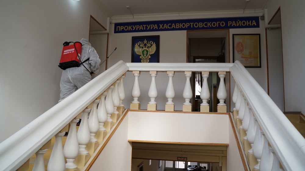 В Хасавюртовском районе провели  очередные  дезинфекционные мероприятия территорий республиканских и федеральных объектов
