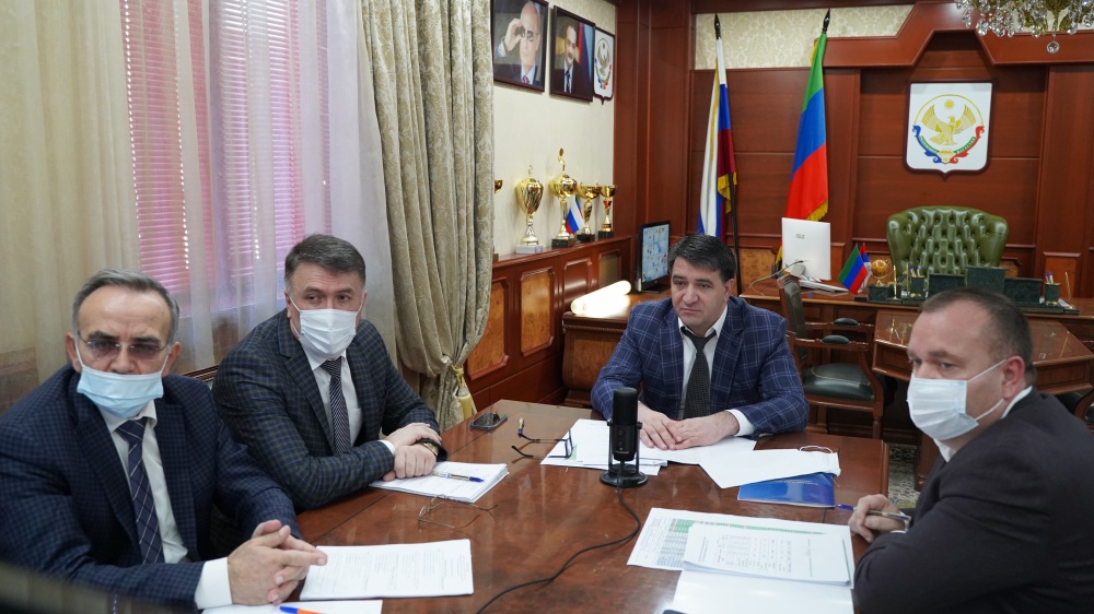 Глава Хасавюртовского района принял участие в работе совещания  в режиме видеоконференцсвязи под руководством Сергея Меликова
