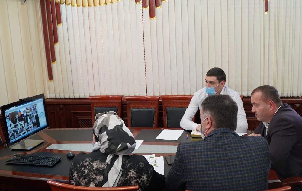В администрации Хасавюртовского района состоялось рабочее   совещание с главами поселений в режиме ВКС
