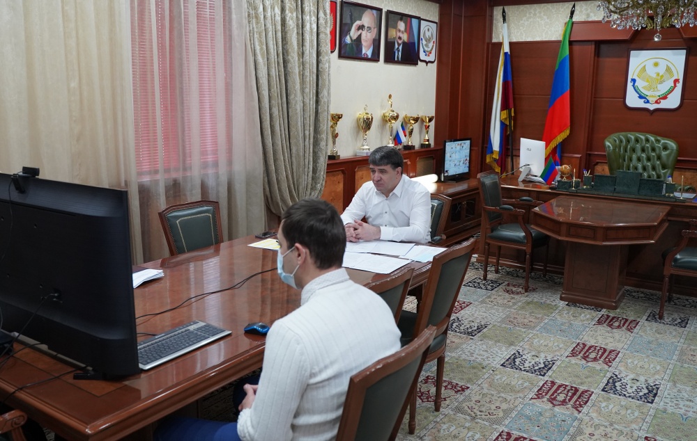 Глава Хасавюртовского района принял участие в работе заседания Оперативного штаба в режиме видеоконференцсвязи под руководством Сергея Меликова