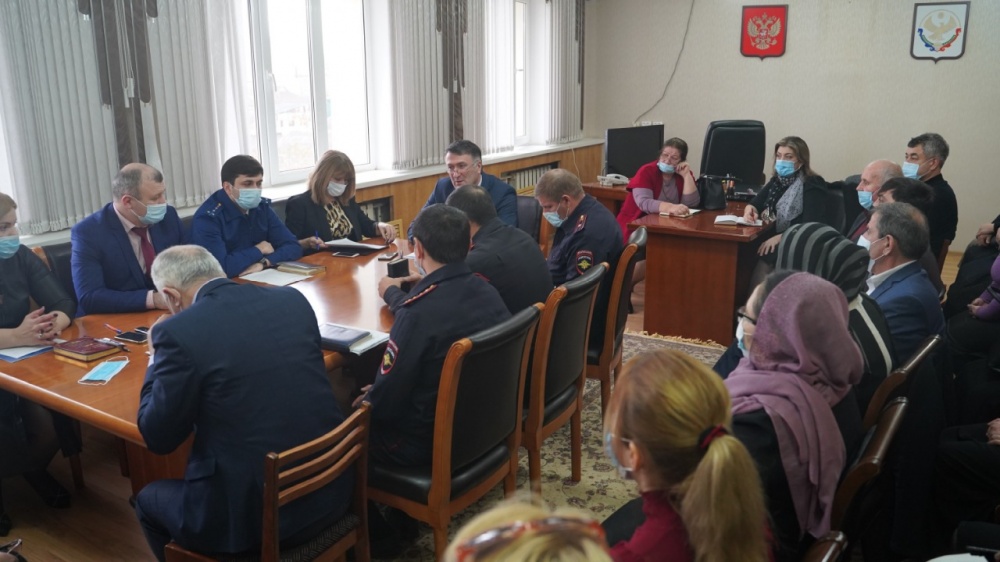 В Хасавюртовском районе состоялось расширенное заседание Комиссии по делам несовершеннолетних и защите их прав