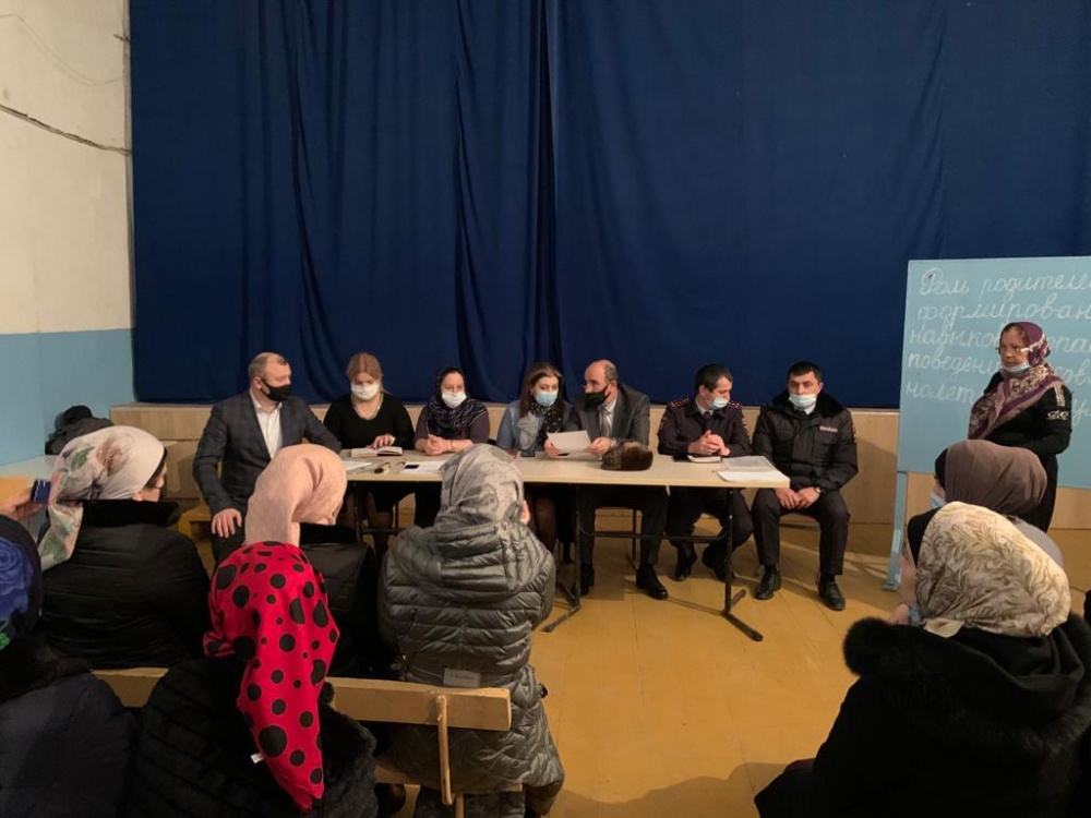 Выезд органов системы профилактики безнадзорности несовершеннолетних в СОШ «Ботаюртовская».