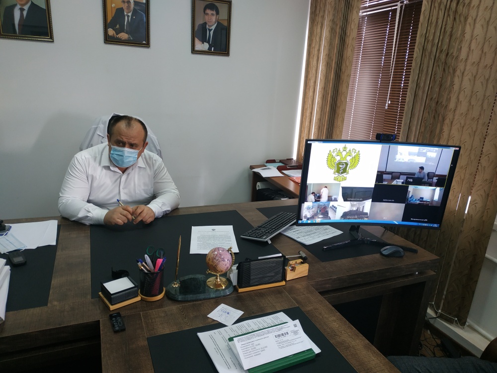 Работники здравоохранения Хасавюртовского района отметили День Конституции РФ