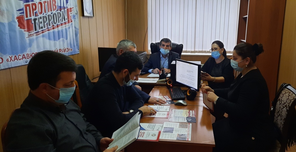 В Хасавюртовском районе  обсудили общественную деятельность волонтеров и  блогерской группы