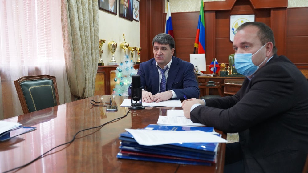 Глава Хасавюртовского района принял участие в работе заседания Организационного комитета по подготовке и проведению празднования 100-летия со дня образования ДАССР под руководством Сергея Меликова