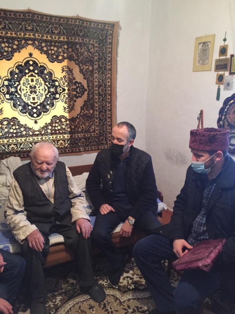 Поздравили ветерана ВОВ с Новым годом