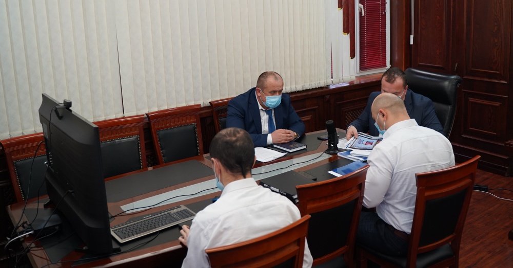 Администрация Хасавюртовского района приняла участие в работе совещания в режиме ВКС под руководством Анатолия Карибова
