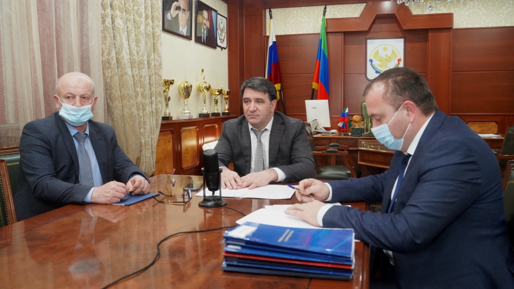 Глава Хасавюртовского района принял участие в работе заседания Республиканской Антинаркотической Комиссии в режиме видеоконференцсвязи под руководством Сергея Меликова