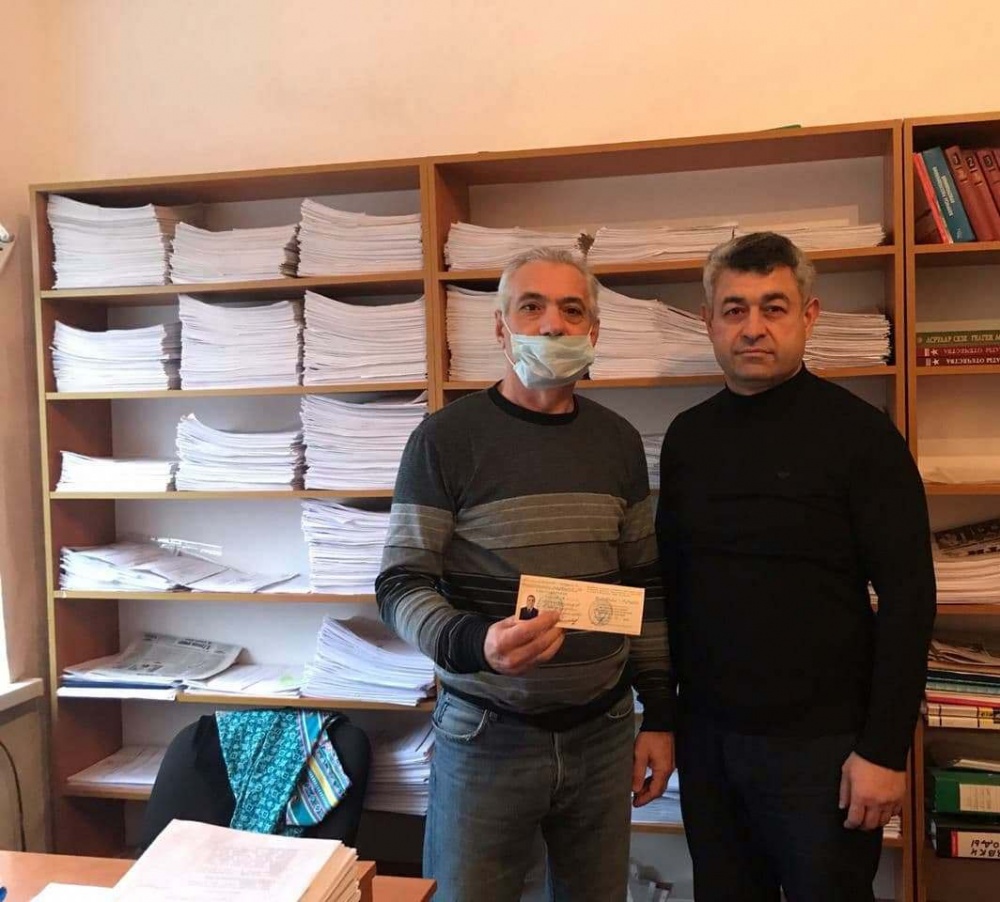 В рамках праздничных мероприятий к 100 летию образования ДАССР в УСЗН Хасавюртовского района вручили удостоверение « Ветеран труда»
