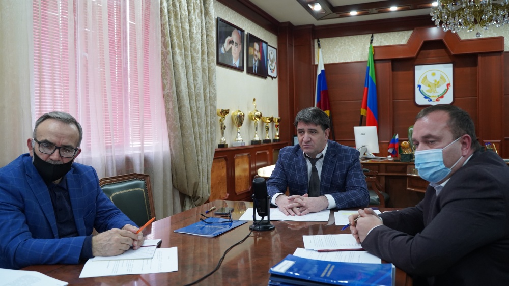 Глава Хасавюртовского района принял участие в работе Правительственного совещания в режиме видеоконференцсвязи под руководством Сергея Меликова