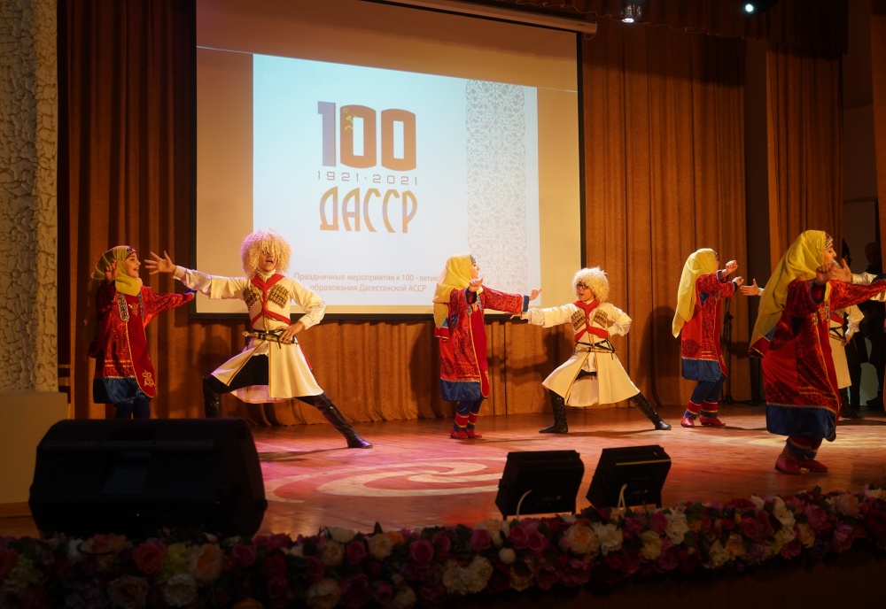 В Хасавюртовском районе прошел торжественный концерт посвященный  100-летию образования ДАССР