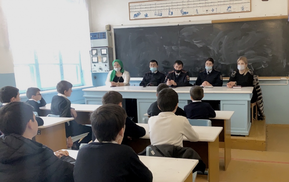 Лекторская рабочая группа администрации Хасавюртовского района провела очередные выездные профилактические мероприятия  с несовершеннолетними