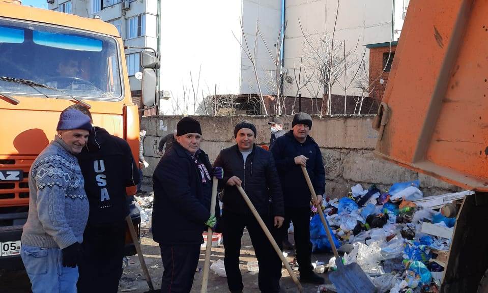 Хасавюртовский  район  навел санитарный порядок и  чистоту на вверенных территориях  в ходе субботника в г. Махачкала