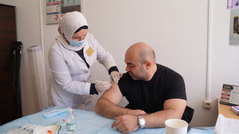 Охват жителей и работников госучреждений Хасавюртовского района  вакцинацией неуклонно растет