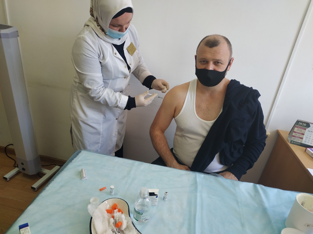 Работники образования Хасавюртовского района приступили ко  2 – этапу вакцинации от Covid -19